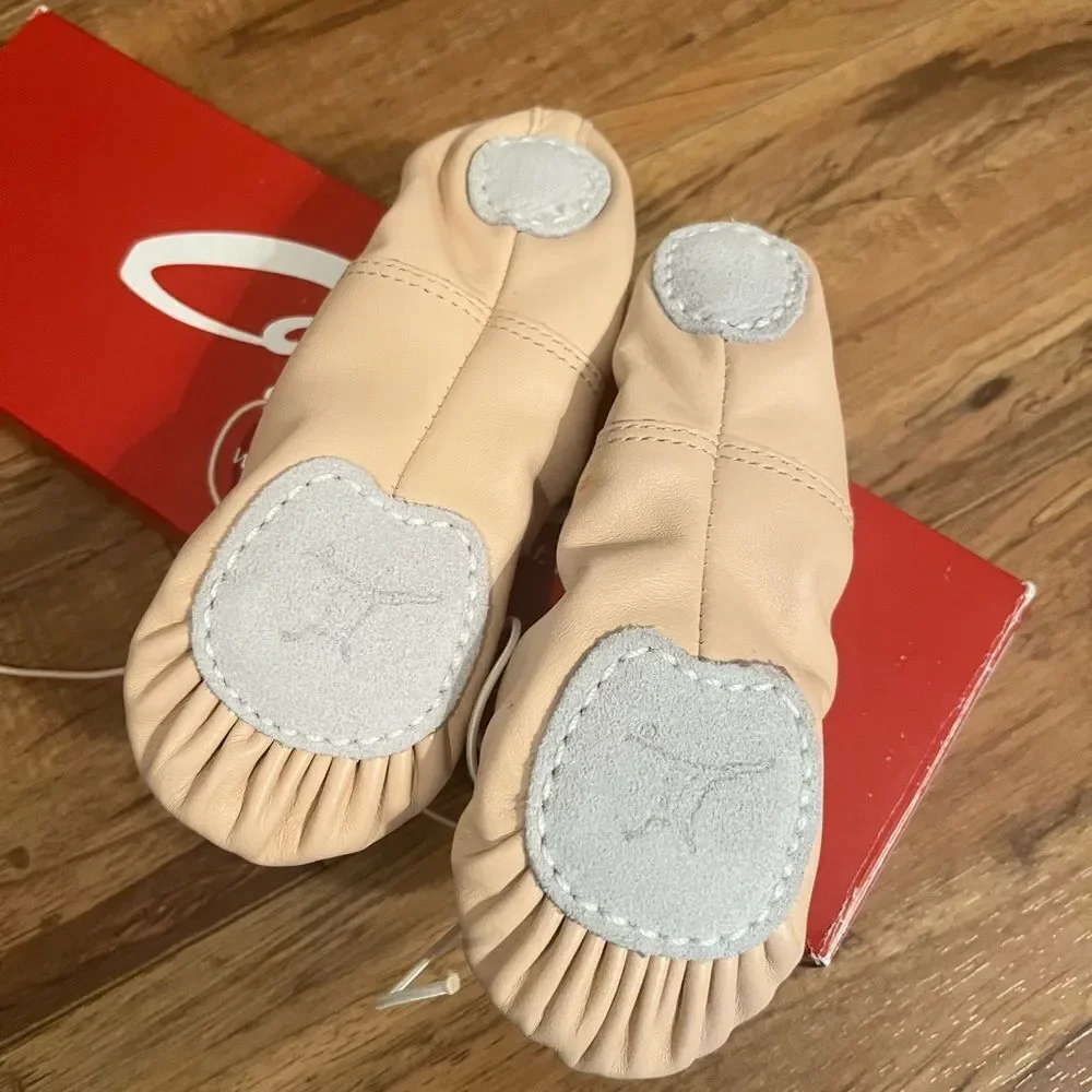 NWT Capezio Pink Dance Slippers Soft Sole